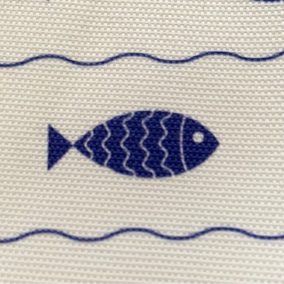 Pillow Cover Indoor/Outdoor 100% Polyester / Blue Fish on white, NWOT / Fish. - Picture 6 of 9